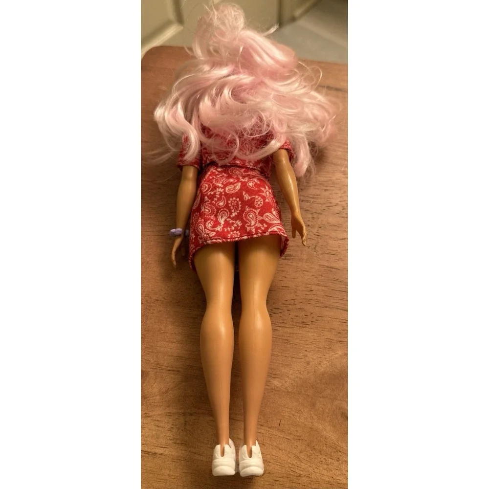 BARBIE CURVY FASHIONISTA DOLL PINK HAIR BLUE‎ EYES ETHNIC LATINO